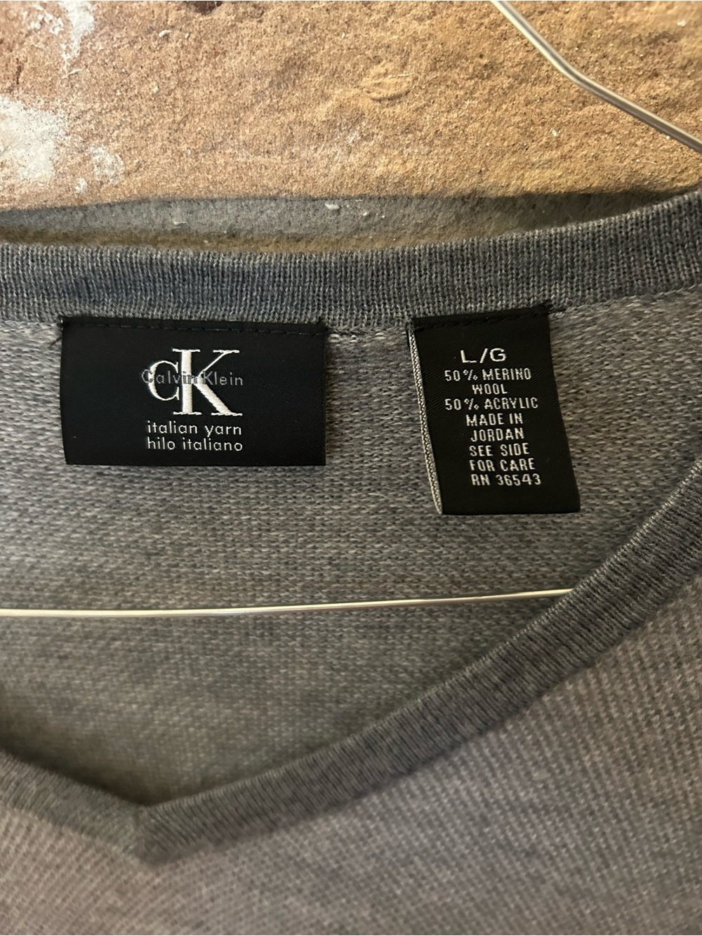 Calvin Klein Men’s Gray V-Neck Sweater. Men’s Large. - Picture 2 of 4